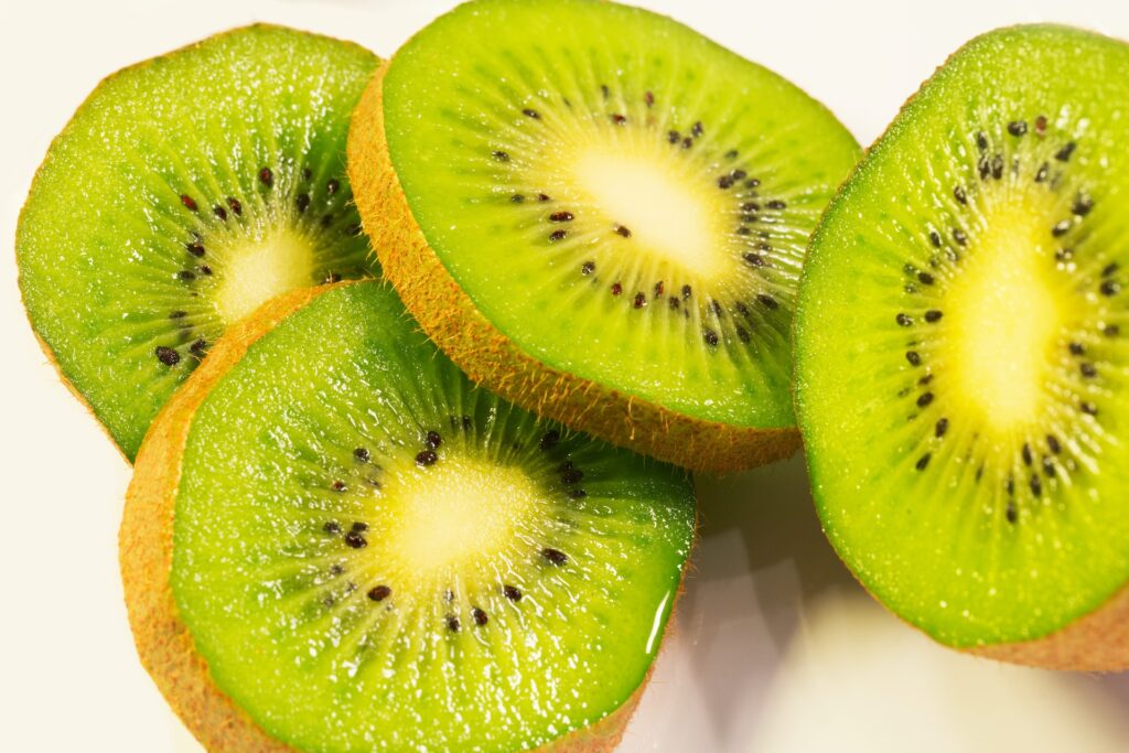 los perros pueden comer kiwi